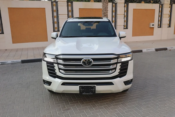 Toyota Land Cruiser LIKE BRAND NEW - TWIN TURBO-GXR-2025-1000KM-GCC SPECS-UNDER WARRANTY ALFOTAIM