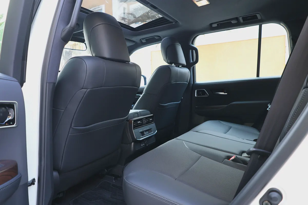 Toyota Land Cruiser LIKE BRAND NEW - TWIN TURBO-GXR-2025-1000KM-GCC SPECS-UNDER WARRANTY ALFOTAIM-16-16