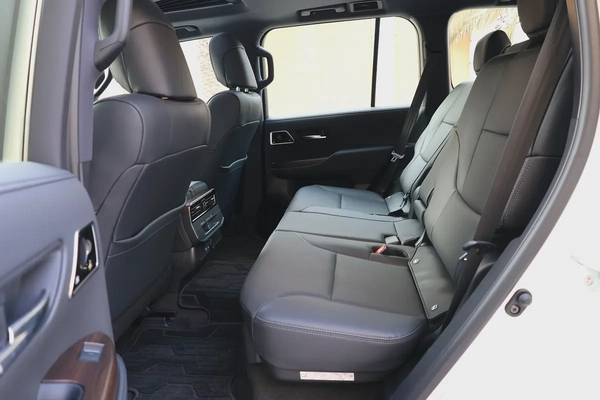 Toyota Land Cruiser LIKE BRAND NEW - TWIN TURBO-GXR-2025-1000KM-GCC SPECS-UNDER WARRANTY ALFOTAIM