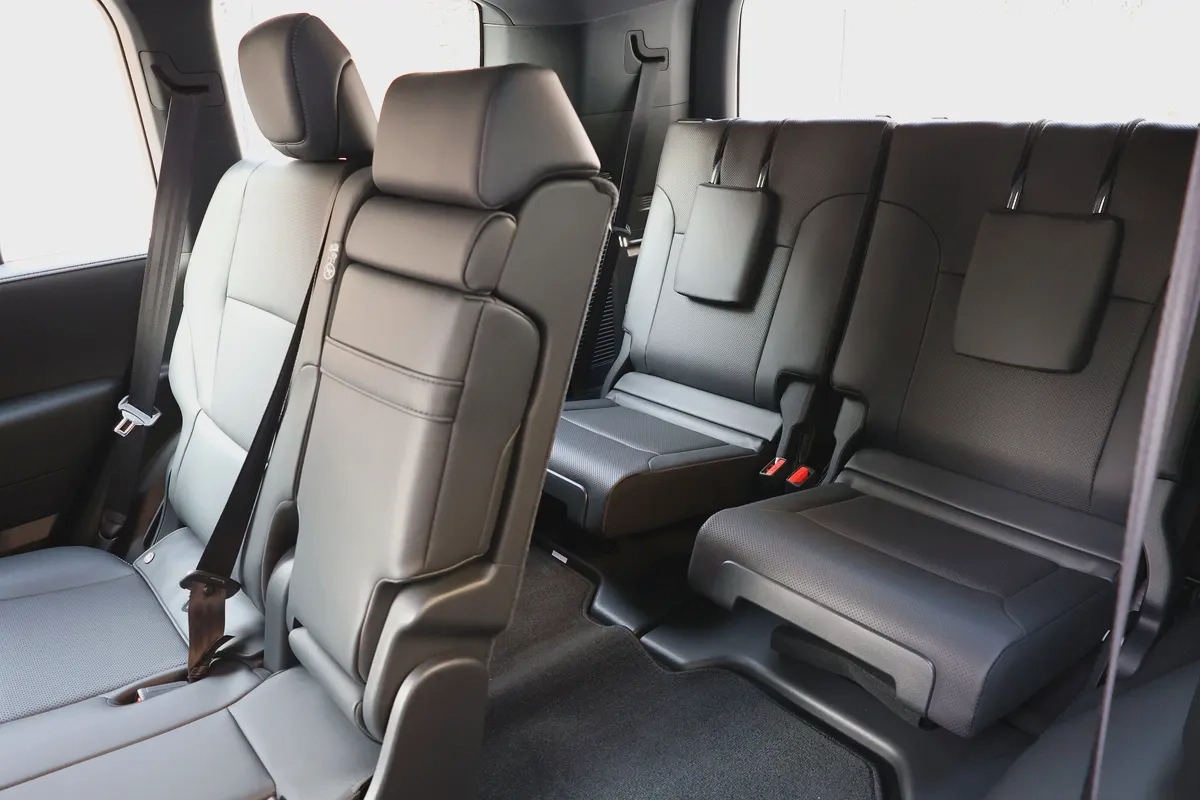 Toyota Land Cruiser LIKE BRAND NEW - TWIN TURBO-GXR-2025-1000KM-GCC SPECS-UNDER WARRANTY ALFOTAIM-18-18