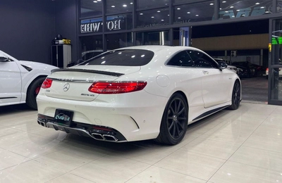 Mercedes Benz S 63 AMG Coupe-7