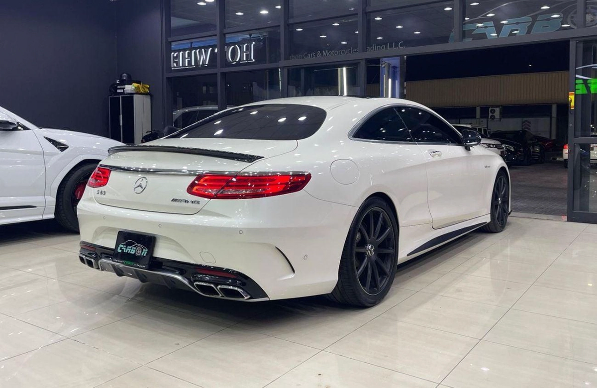 Mercedes Benz S 63 AMG Coupe-7-7