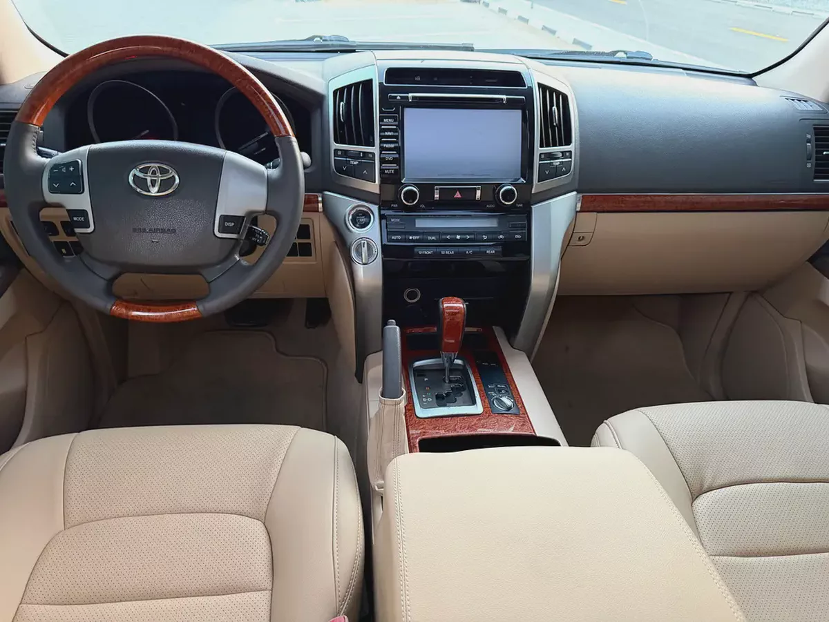 2015 Toyota Land Cruiser VXR GCC Specs-11-11