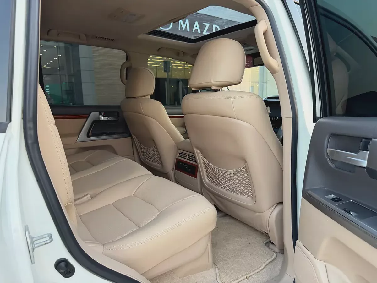 2015 Toyota Land Cruiser VXR GCC Specs-13-13