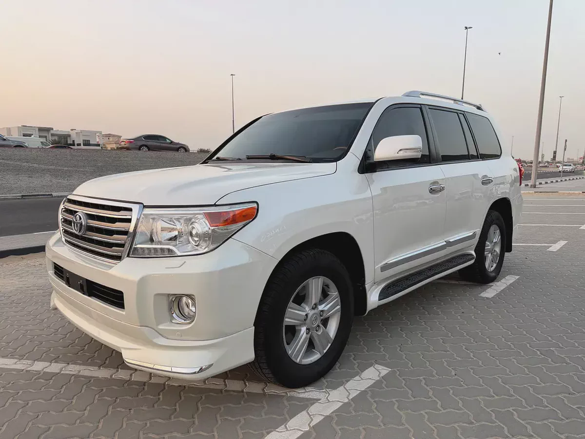 2015 Toyota Land Cruiser VXR GCC Specs-1-1