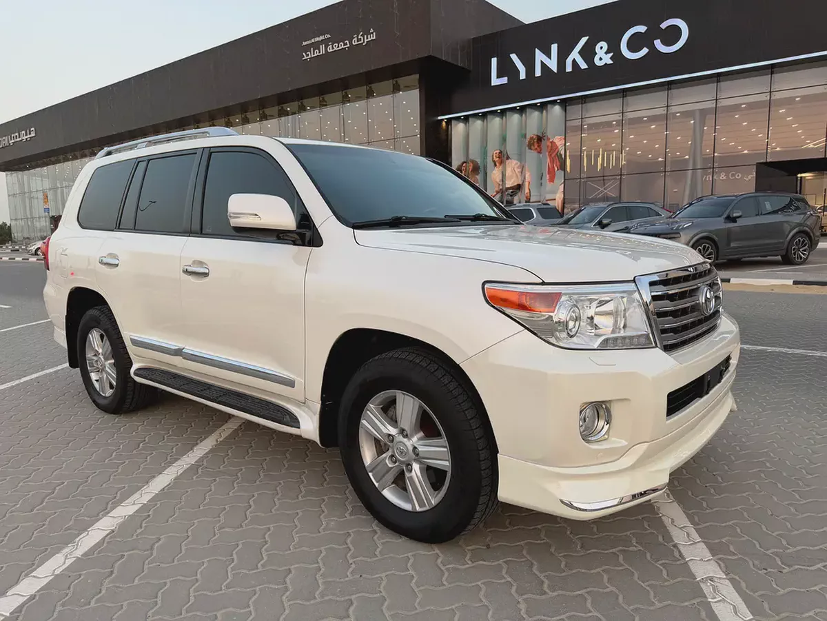 2015 Toyota Land Cruiser VXR GCC Specs-2-2
