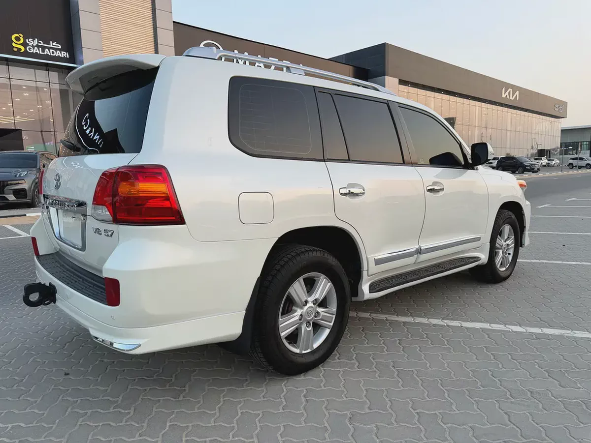 2015 Toyota Land Cruiser VXR GCC Specs-4-4