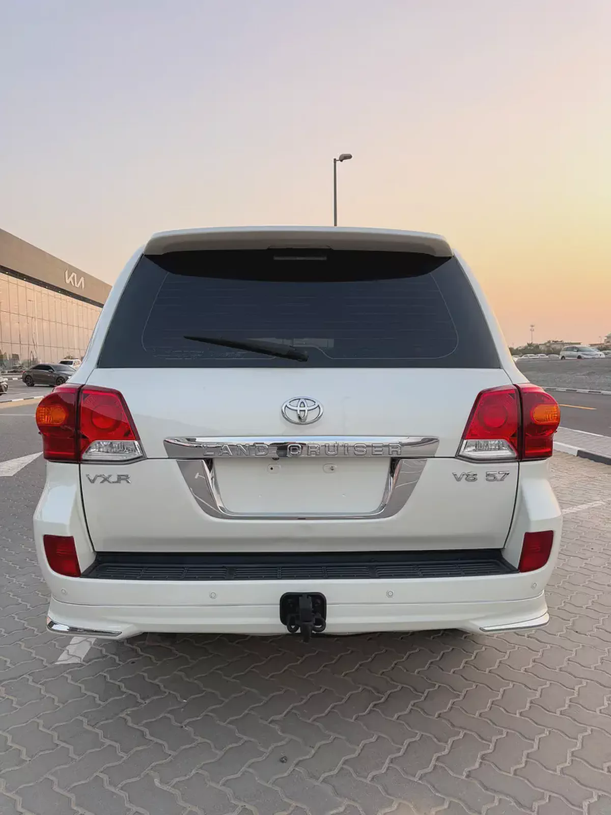 2015 Toyota Land Cruiser VXR GCC Specs-5-5