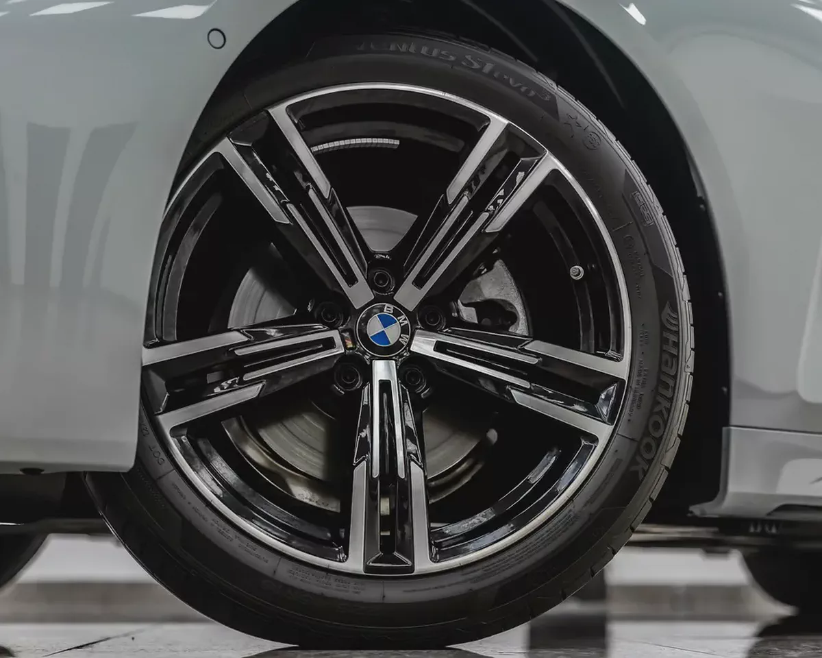 BMW 420i COUPE - M SPORT - 2024 - GCC - AGMC WARRANTY AND SERVICE CONTRACT - EXCELLENT CONDITION-19-19
