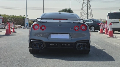 Nissan GT-R Premium (American 4k)-8