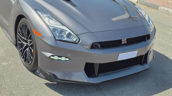Nissan GT-R Premium (American 4k)