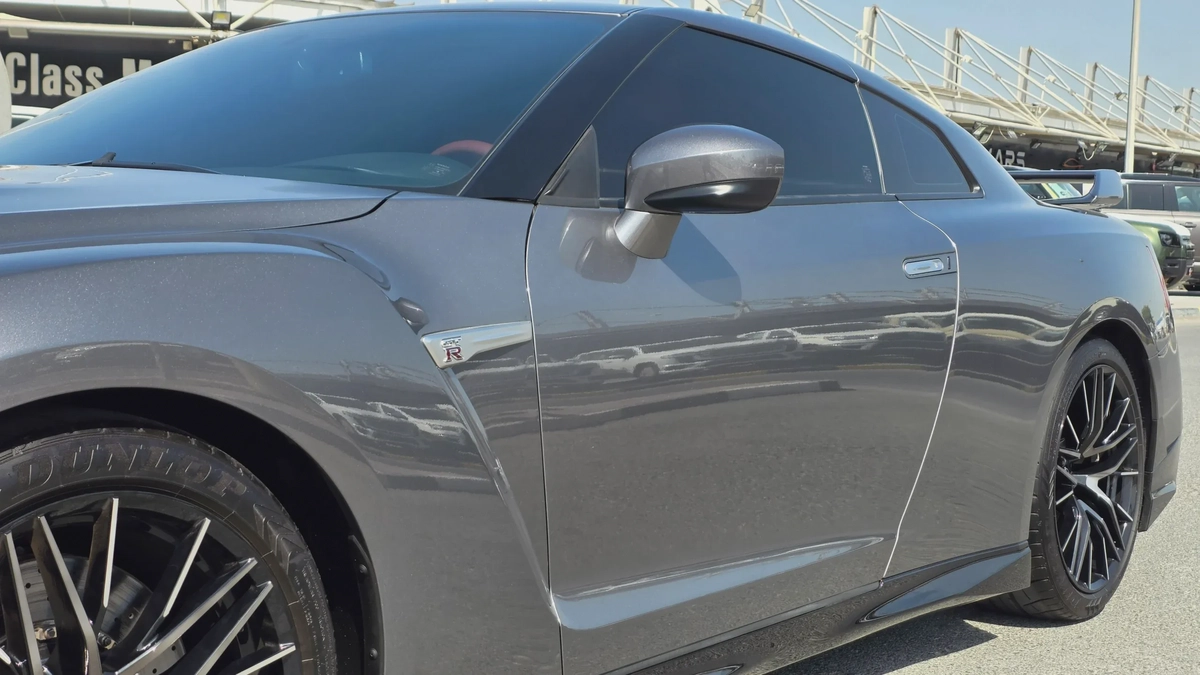 Nissan GT-R Premium (American 4k)-5-5
