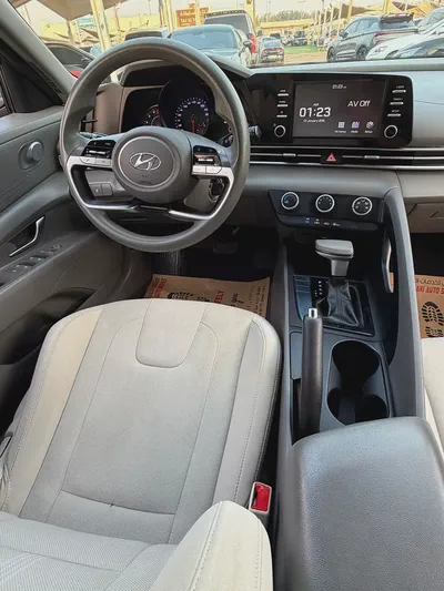 HYUNDAI ELANTRA—2022–GCC—FREE ACCIDENT—ORIGINAL PAINT—EXCELLENT CONDITION-11