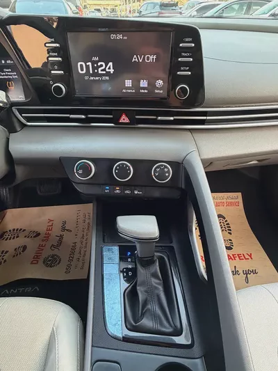 HYUNDAI ELANTRA—2022–GCC—FREE ACCIDENT—ORIGINAL PAINT—EXCELLENT CONDITION-16