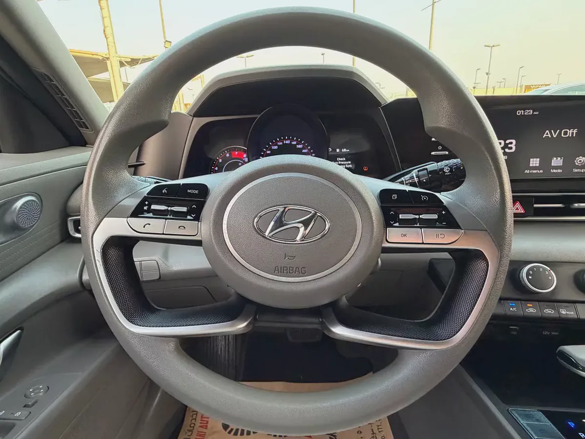 HYUNDAI ELANTRA—2022–GCC—FREE ACCIDENT—ORIGINAL PAINT—EXCELLENT CONDITION-13-13