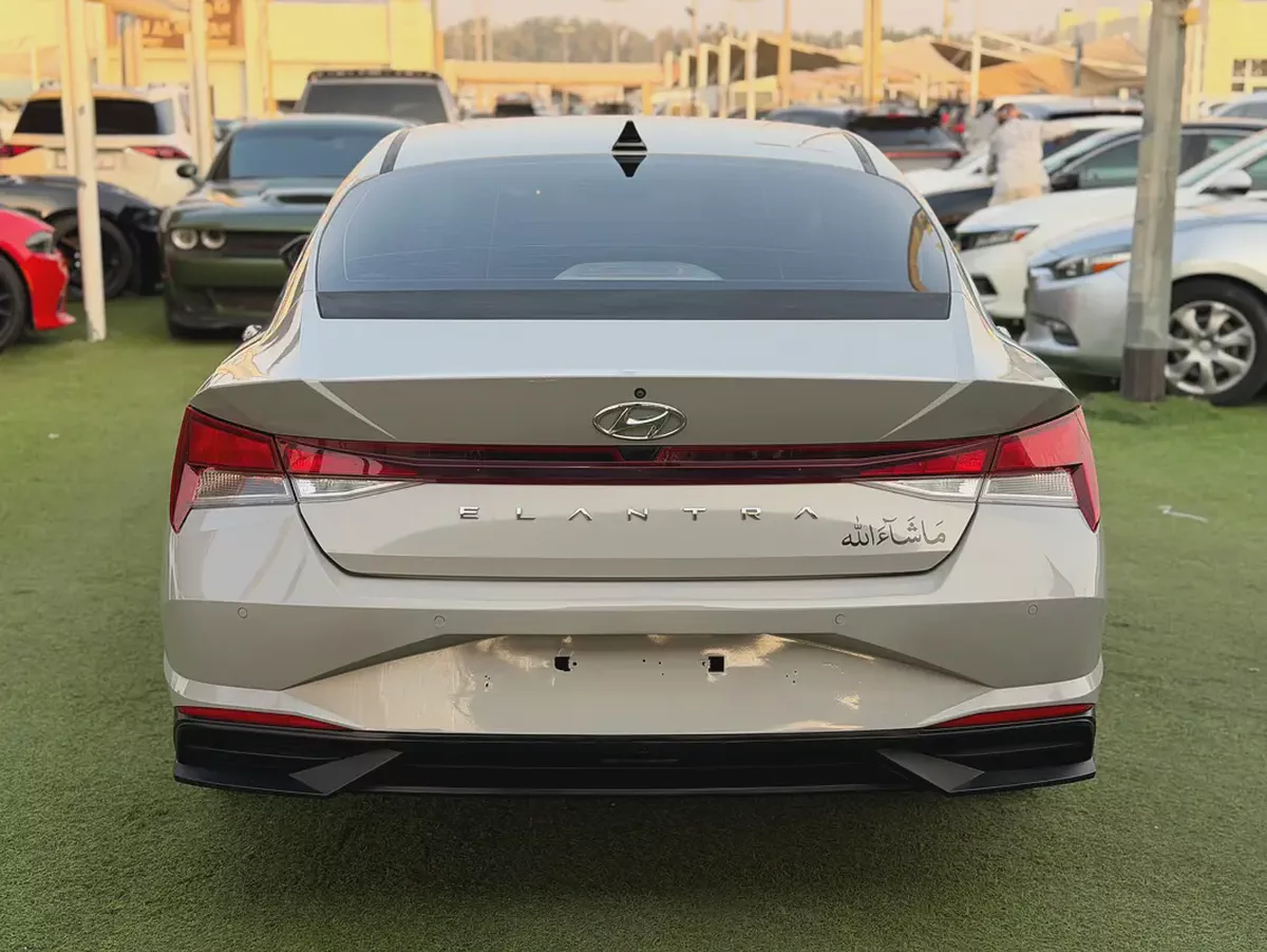 HYUNDAI ELANTRA—2022–GCC—FREE ACCIDENT—ORIGINAL PAINT—EXCELLENT CONDITION-3-3