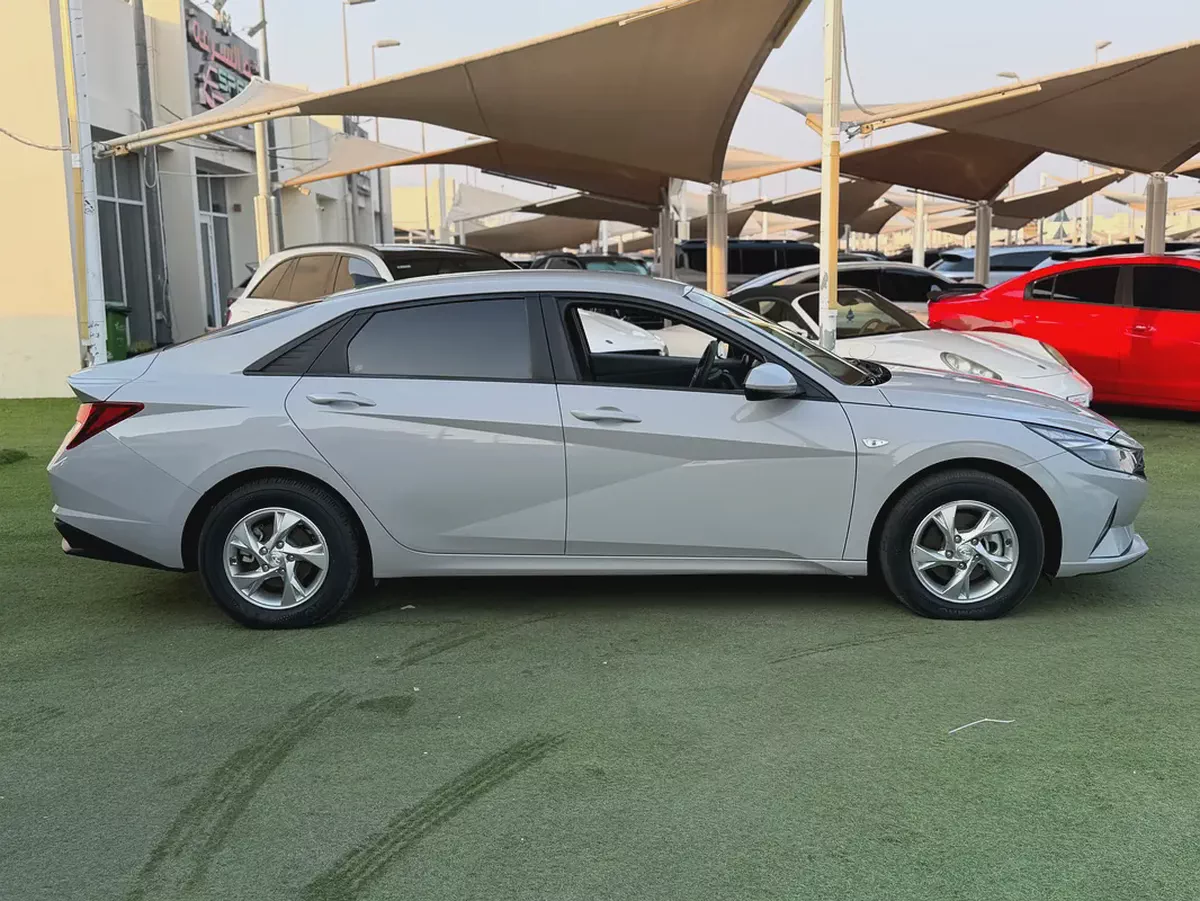 HYUNDAI ELANTRA—2022–GCC—FREE ACCIDENT—ORIGINAL PAINT—EXCELLENT CONDITION-6-6