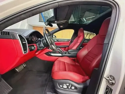 2020 - Porsche Cayenne Turbo - GCC-8