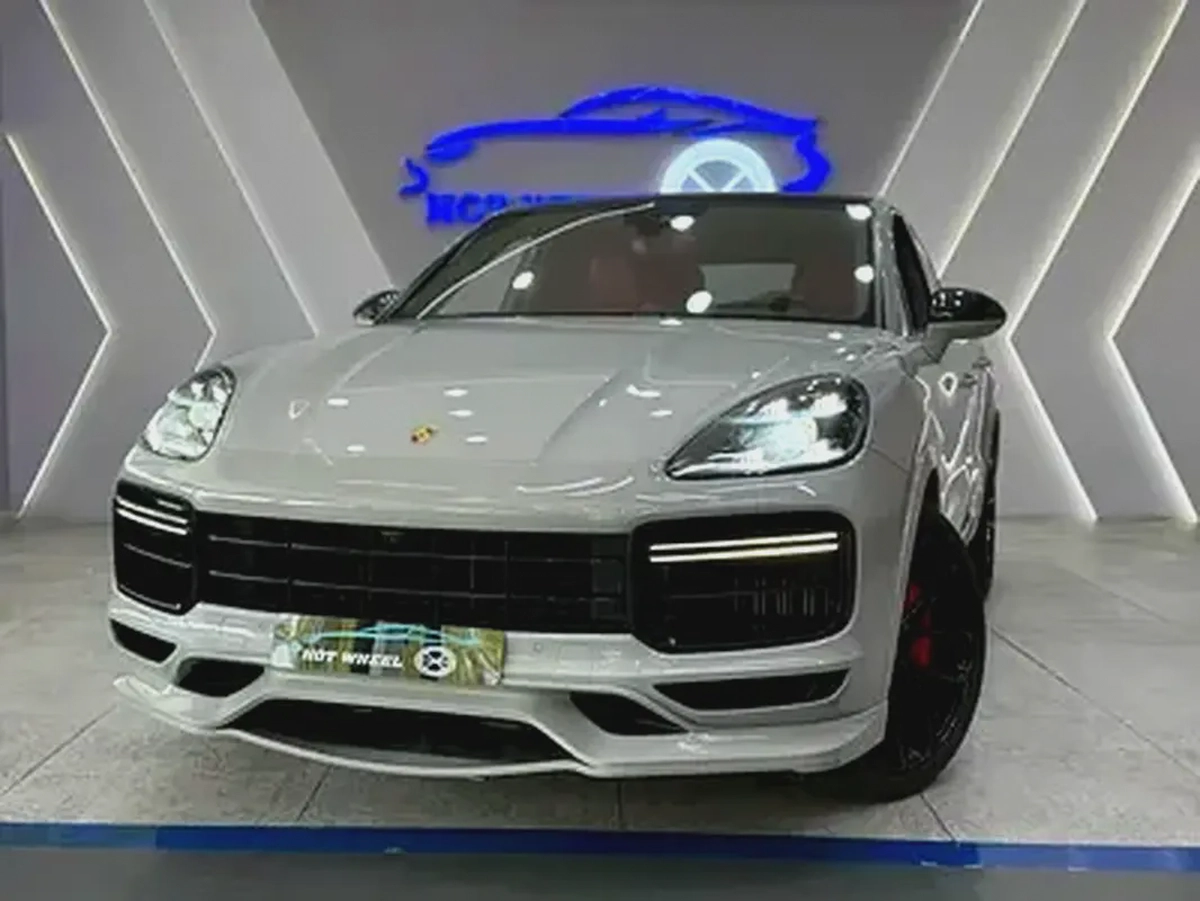 2020 - Porsche Cayenne Turbo - GCC