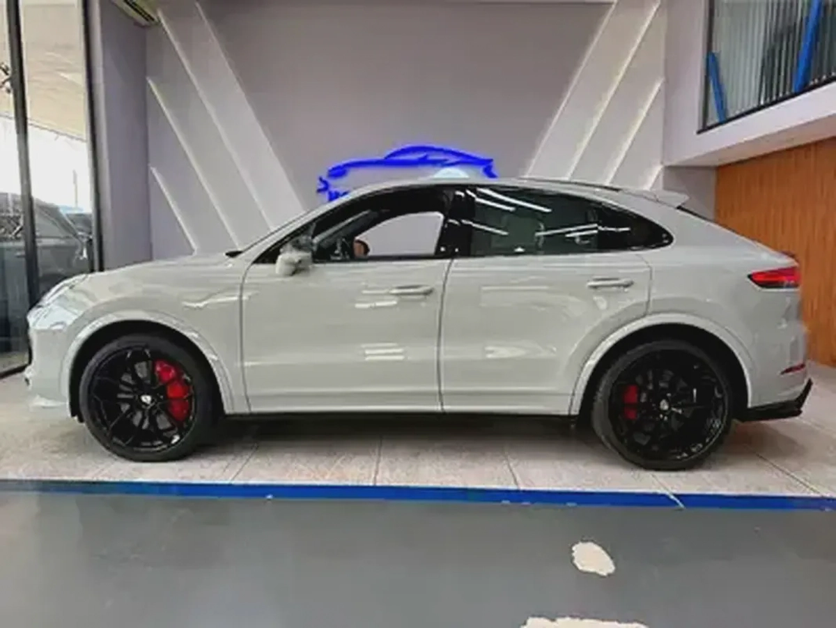 2020 - Porsche Cayenne Turbo - GCC-6-6