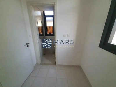 Elegant Corner 3-Bedroom Townhouse for Rent – Great Location!"-7