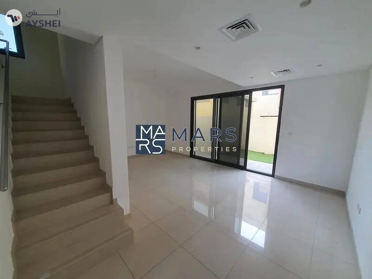 Elegant Corner 3-Bedroom Townhouse for Rent – Great Location!"-9-9