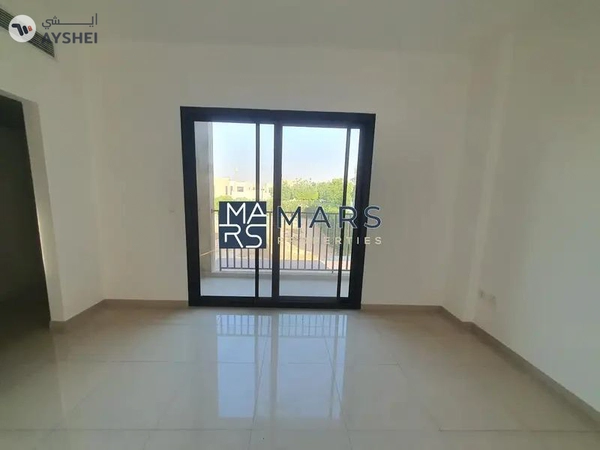 Elegant Corner 3-Bedroom Townhouse for Rent – Great Location!"