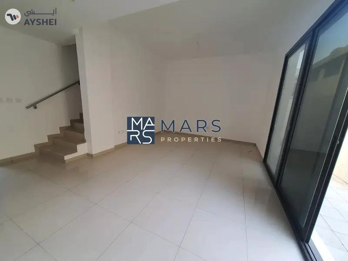 Elegant Corner 3-Bedroom Townhouse for Rent – Great Location!"-3-3
