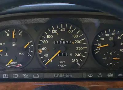 1989 Mercedes-Benz S-Class S 560 | Japanese Specs | Collectors Condition-17