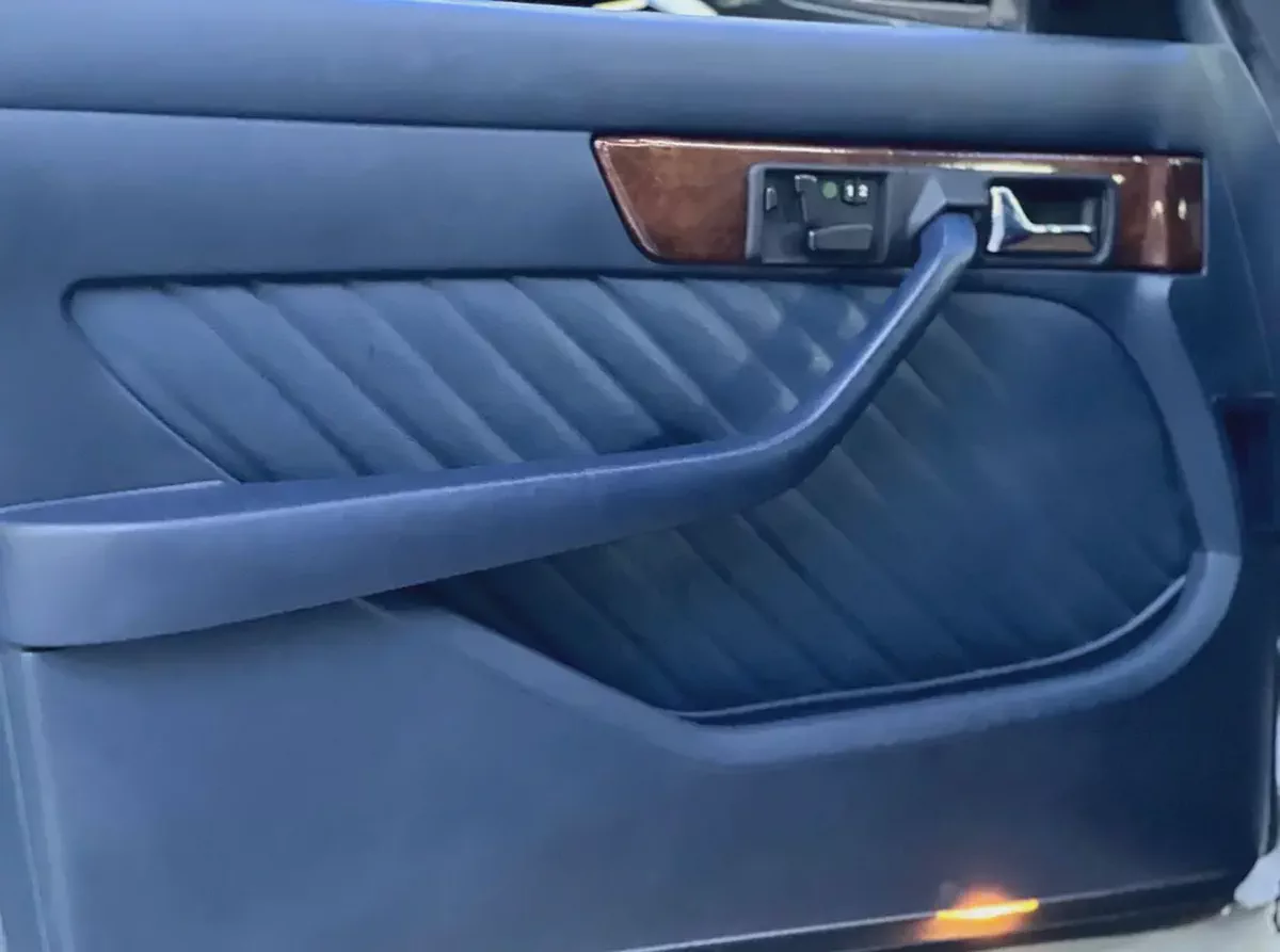 1989 Mercedes-Benz S-Class S 560 | Japanese Specs | Collectors Condition-11-11