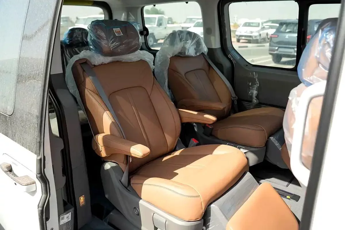 Hyundai Staria Luxury 7 seaters Hyundai Staria Luxury Premium 7 Seaters 2026 GCC specs (FOR EXPORT ONLY)-10-0