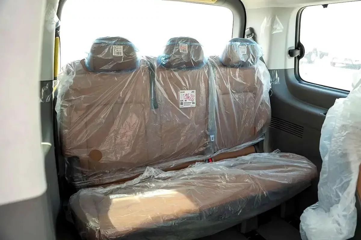 Hyundai Staria Luxury 7 seaters Hyundai Staria Luxury Premium 7 Seaters 2026 GCC specs (FOR EXPORT ONLY)-14-0
