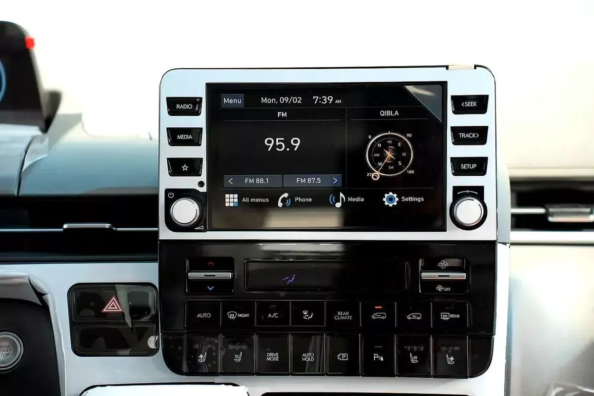Hyundai Staria Luxury 7 seaters Hyundai Staria Luxury Premium 7 Seaters 2026 GCC specs (FOR EXPORT ONLY)-8-0