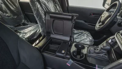 LC300 GXR 4.0L GCC 2026 for Export-12