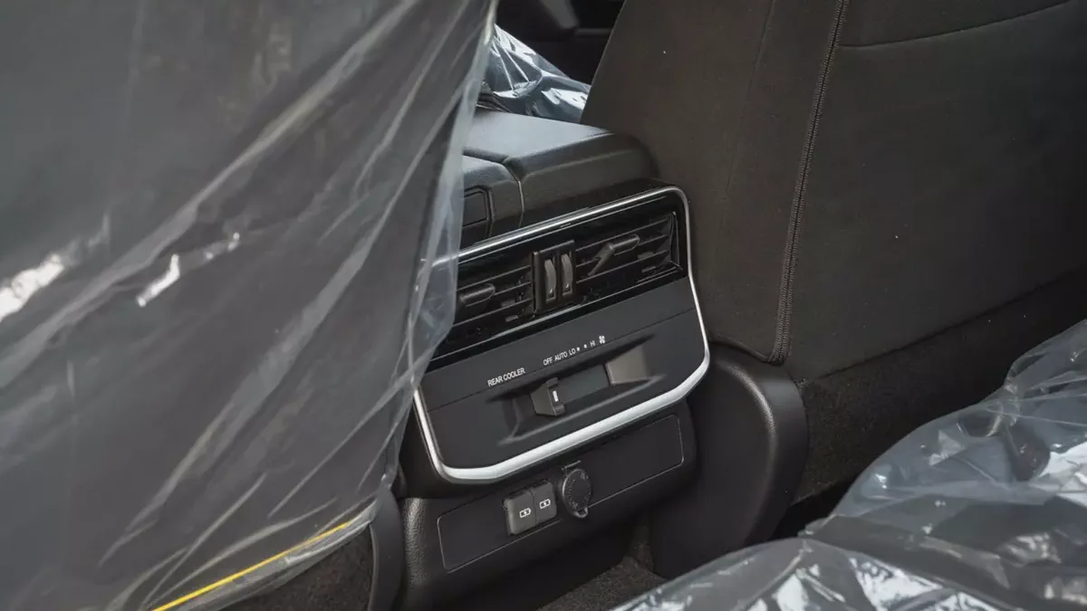 LC300 GXR 4.0L GCC 2026 for Export-13-13