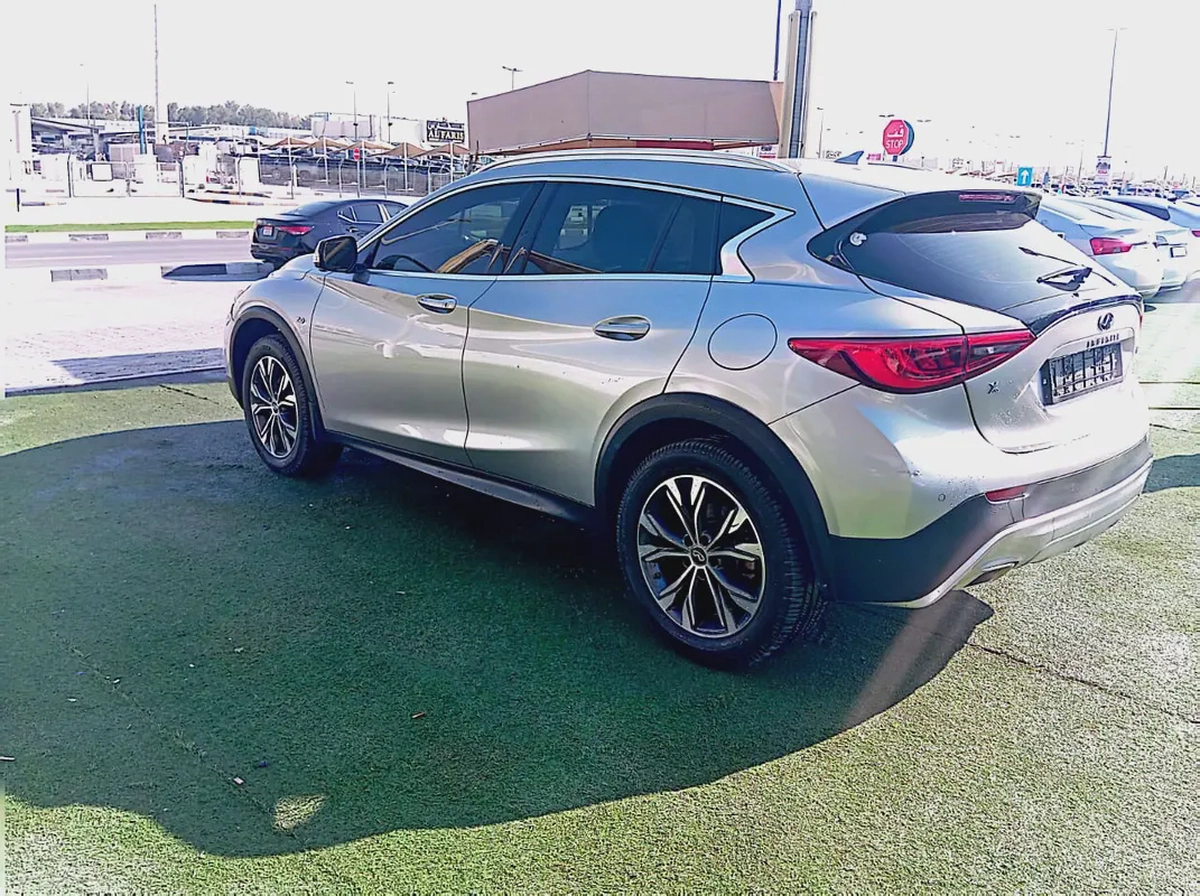 Infiniti QX30 Luxury 2018 - American Specs-5-5