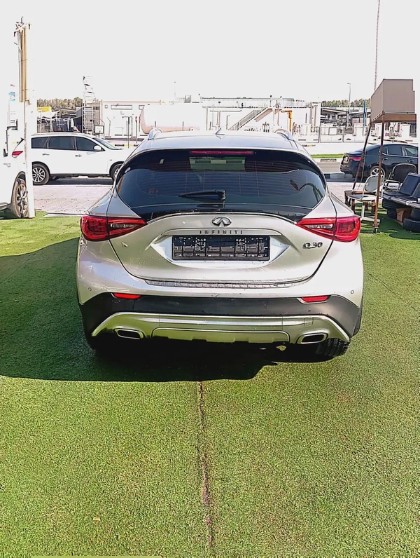 Infiniti QX30 Luxury 2018 - American Specs