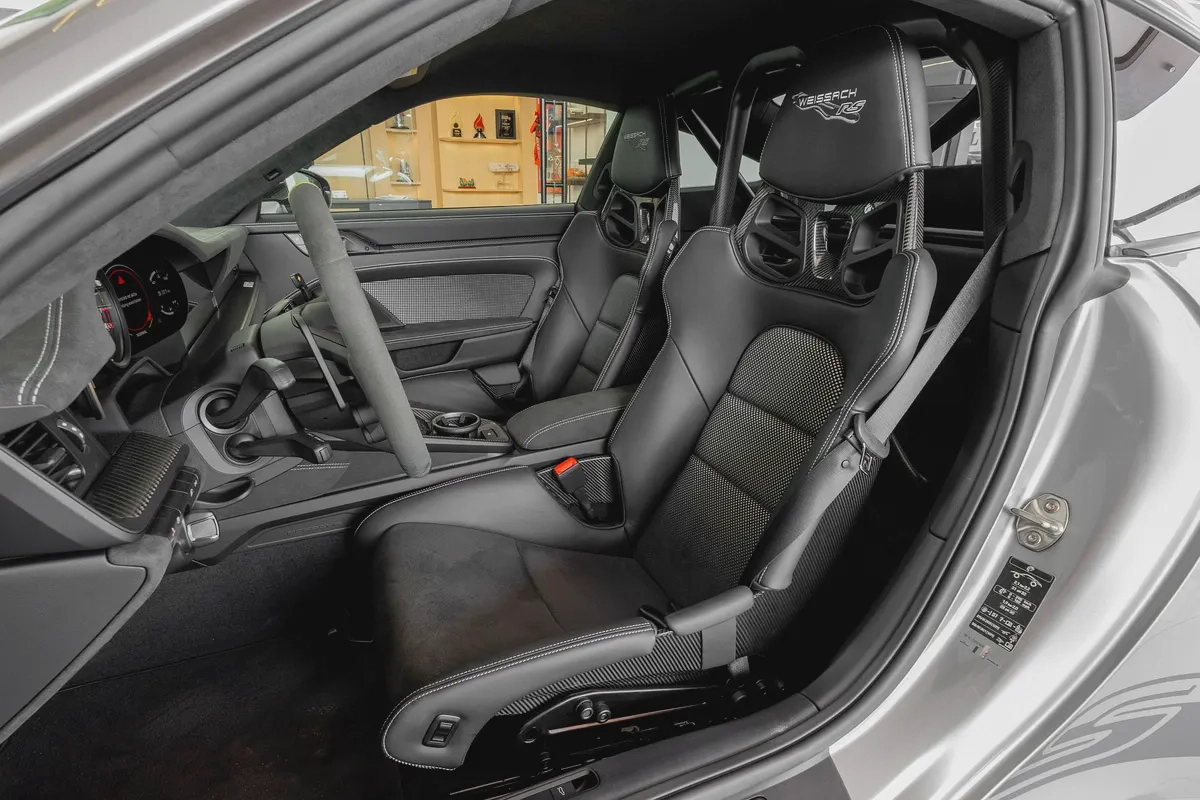 Porsche 911 GT3 RS | 2025 | Weissach Package | Grey | Dealer warranty-10-10