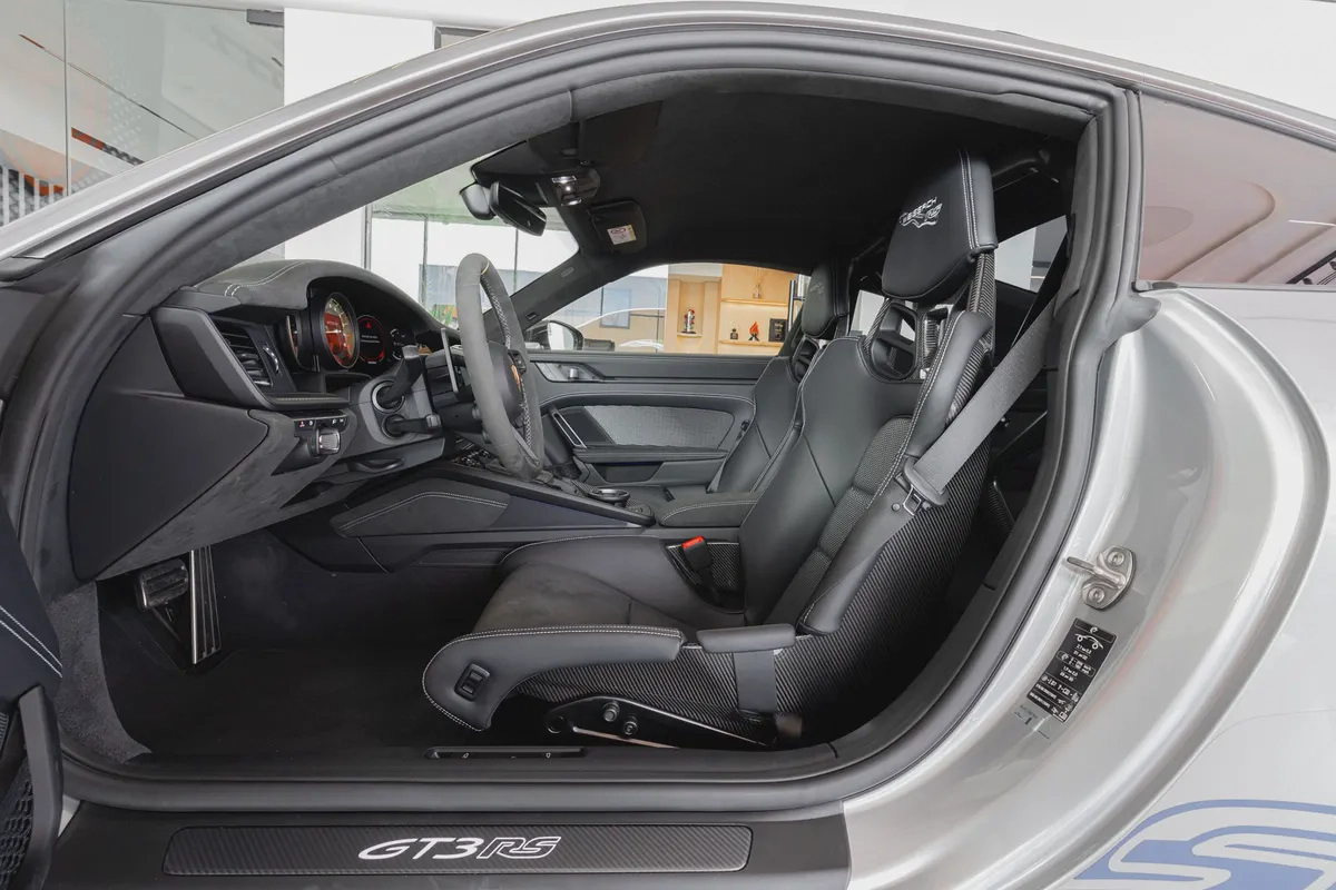 Porsche 911 GT3 RS | 2025 | Weissach Package | Grey | Dealer warranty-11-11