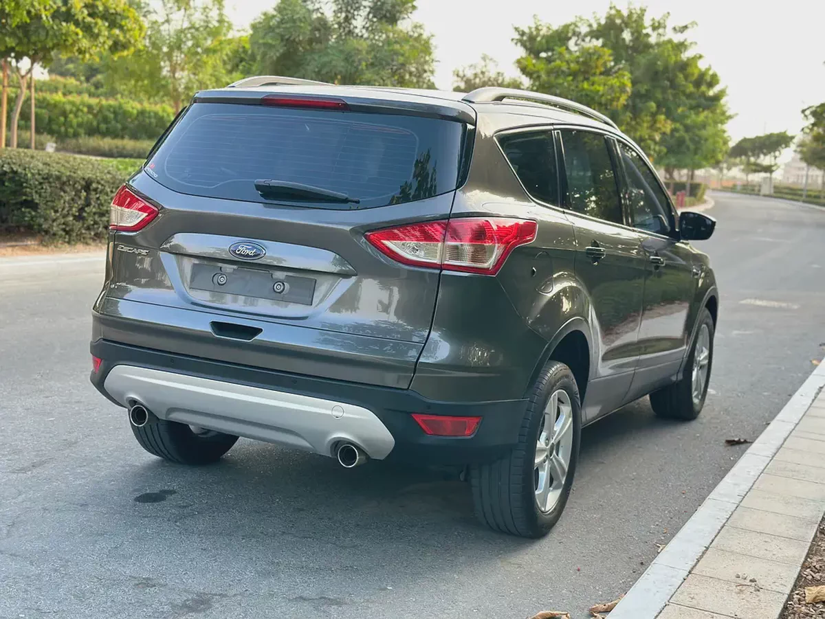 Ford Escape XLT 2015 | GCC Specs | Well Maintained-4-4