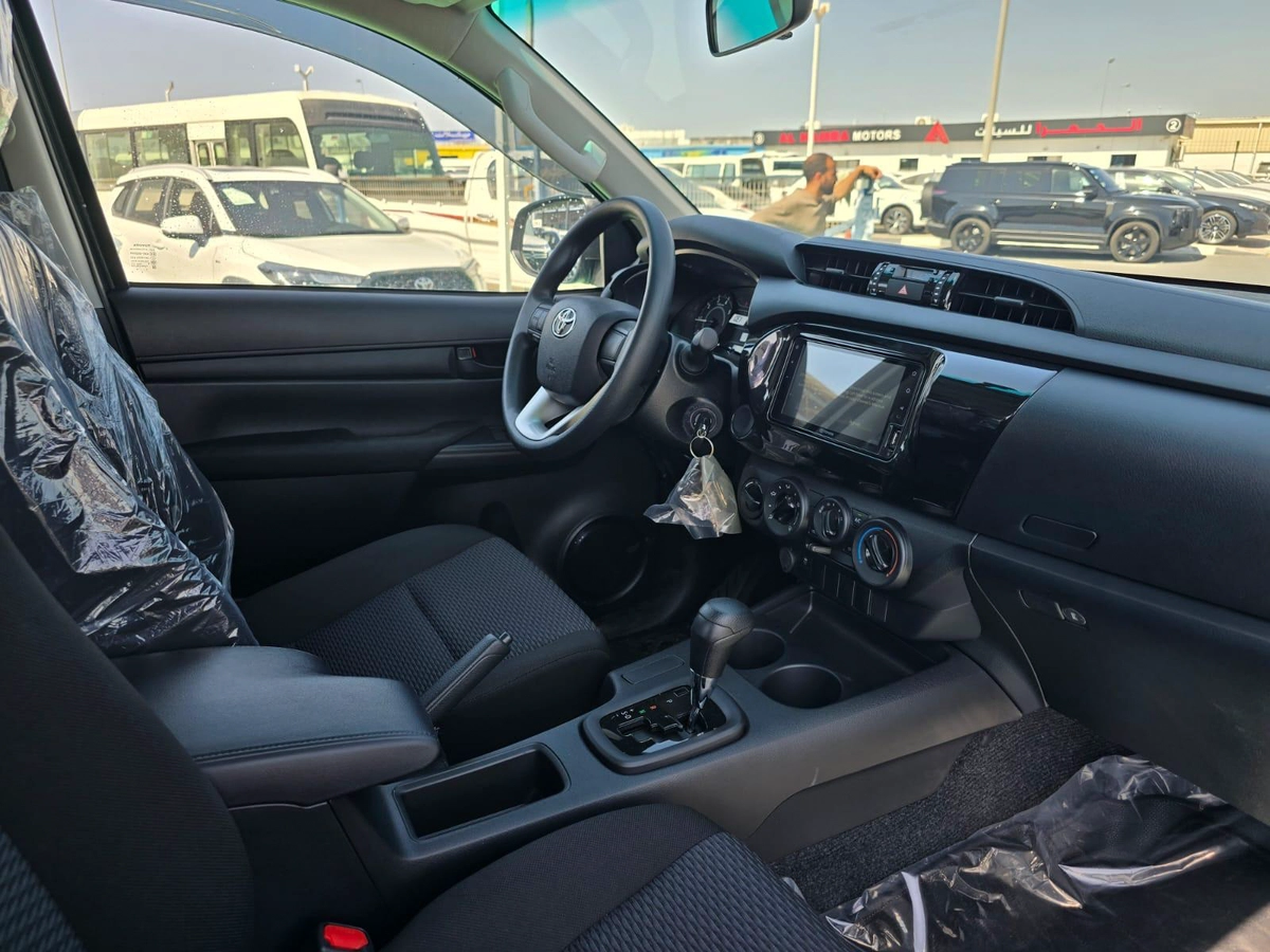 Toyota Hilux 2.4L Diesel Double Cab 2026 – Basic Option-5-5