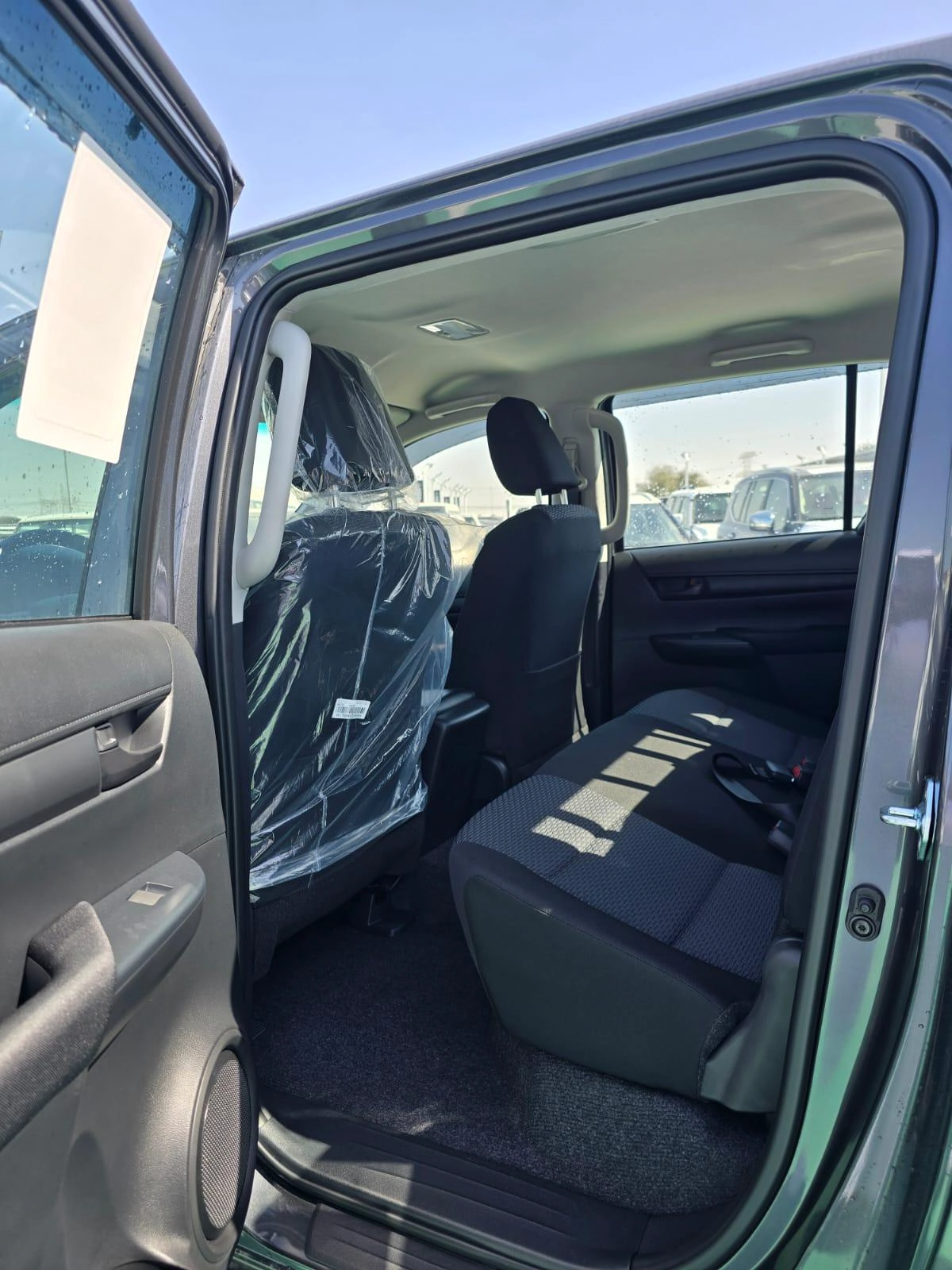 Toyota Hilux 2.4L Diesel Double Cab 2026 – Basic Option-7-7