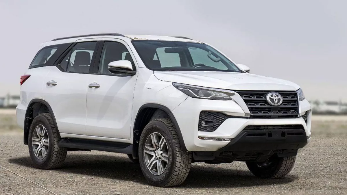 Toyota Fortuner EXR Toyota fortuner 2.4L diesel 4WD AT MY2025