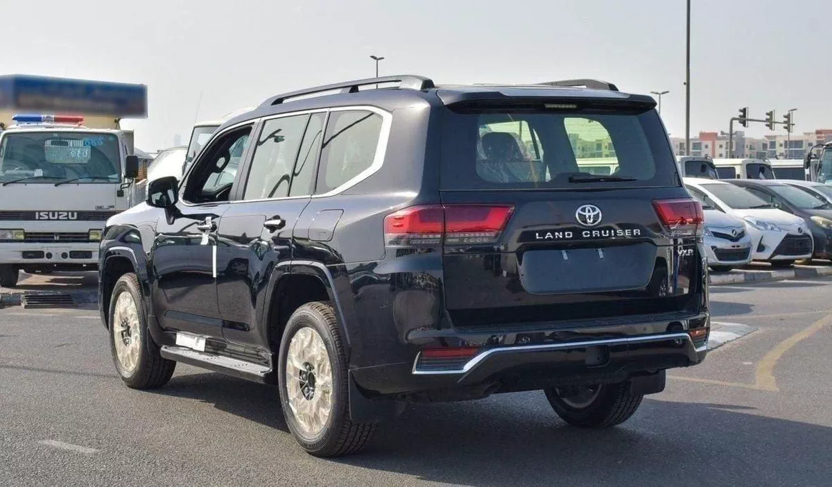 Toyota Land Cruiser VXR Toyota Land Cruiser LC300 VXR 3.3L Diesel full option 2026-5-0