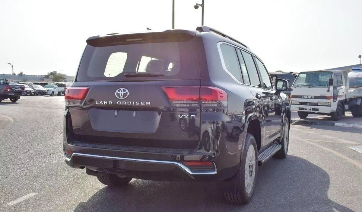 Toyota Land Cruiser VXR Toyota Land Cruiser LC300 VXR 3.3L Diesel full option 2026-6-0