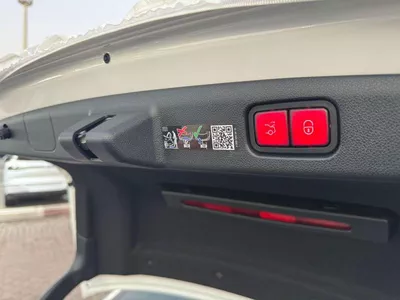 Mercedes Benz E200 STD-3