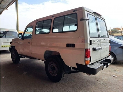 Toyota Land Cruiser 70 LC 78 HARDTOP 2.8L AT LC78 4.5L V8DIESEL 3DOOR-6