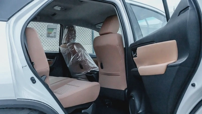 2026 Toyota Fortuner GX 4x2 2.7L Petrol AT - RWD-15