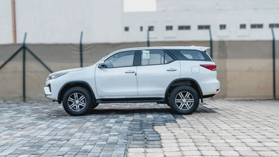 2026 Toyota Fortuner GX 4x2 2.7L Petrol AT - RWD-3