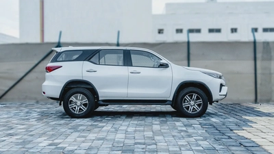 2026 Toyota Fortuner GX 4x2 2.7L Petrol AT - RWD-4